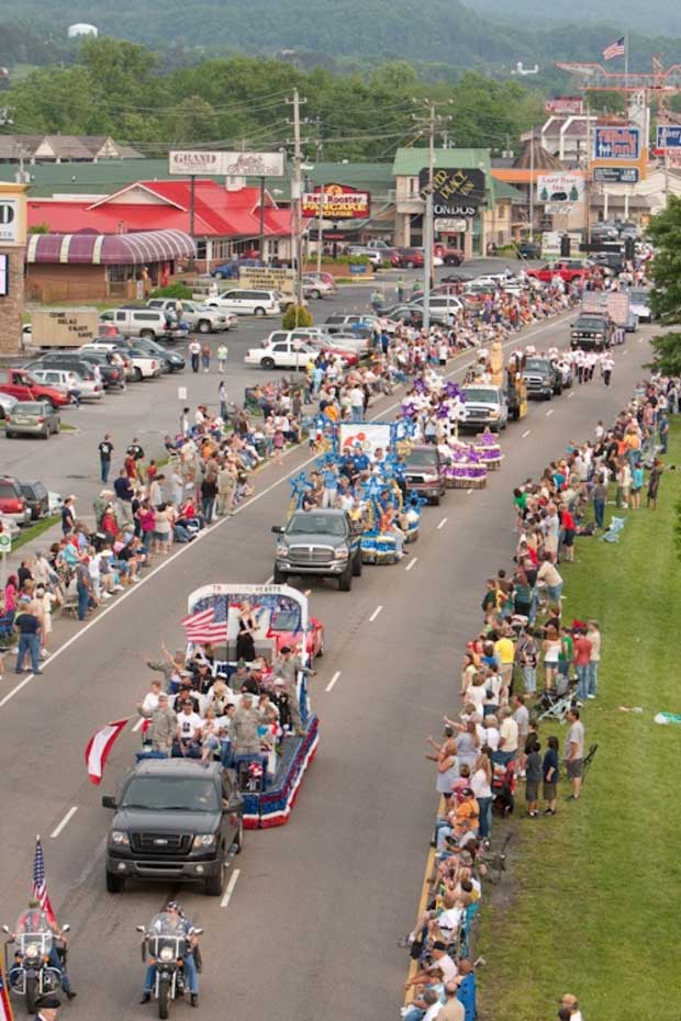 Dolly’s Homecoming Parade Marks 30 Years of Celebrations